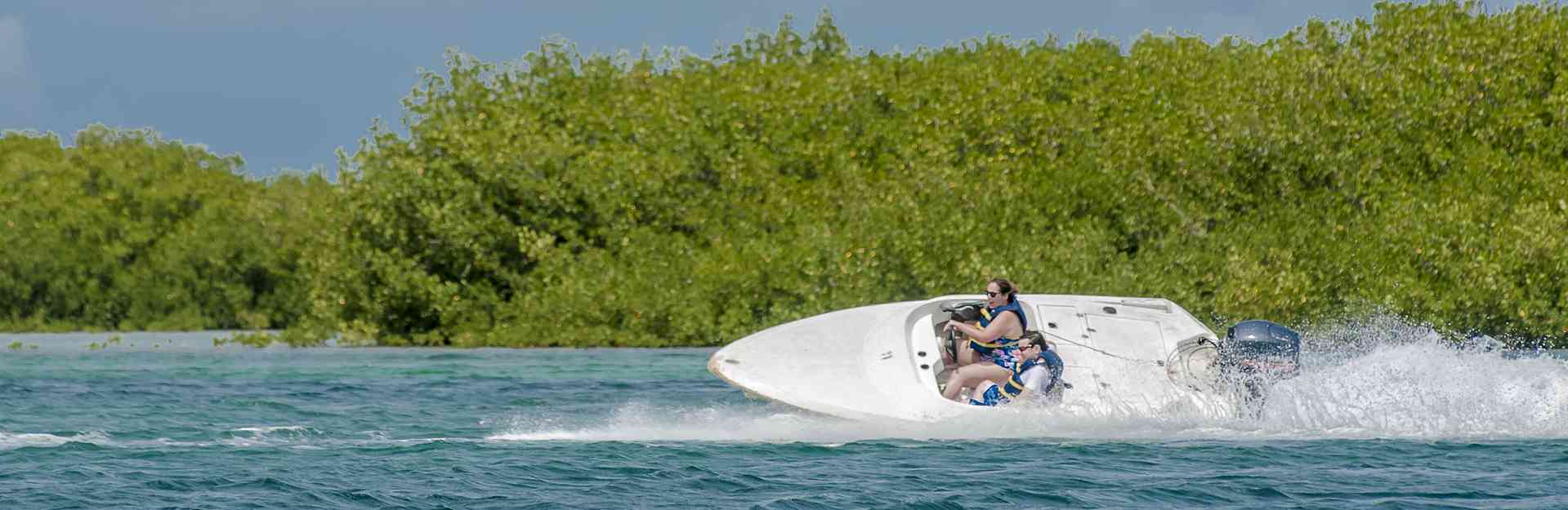 Activités nautiques à la plage de Jibacoa, CubaTravel