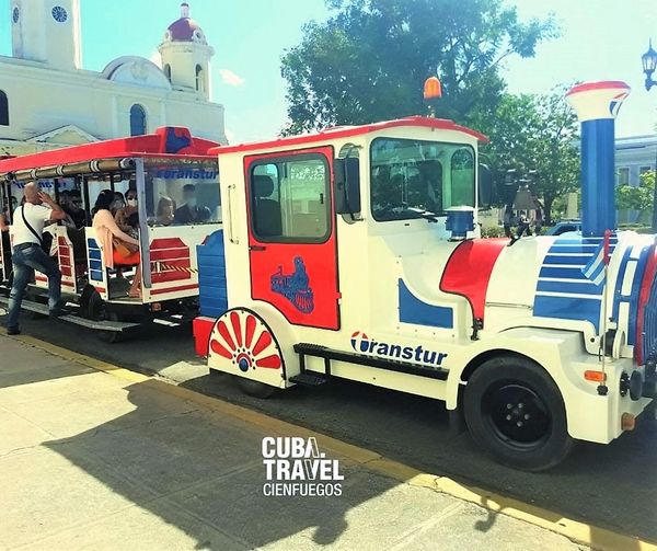 Tren Turìstico Cienfuegos. Cuba Travel